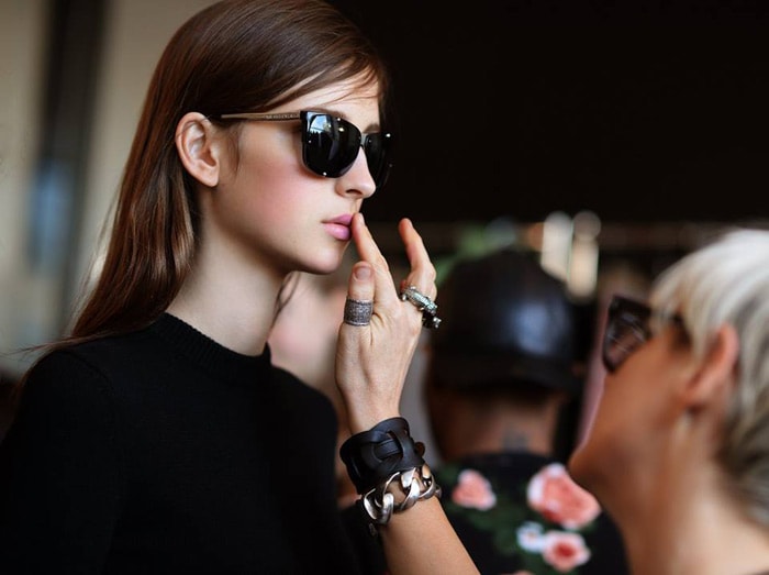 ¿Cómo puede Michael Kors cambiar su dirección actual? ¿Cómo puede Michael Kors cambiar su dirección actual?