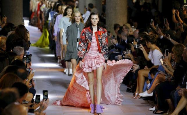 El verano rejuvenece la Semana de la Moda de Milán El verano rejuvenece la Semana de la Moda de Milán