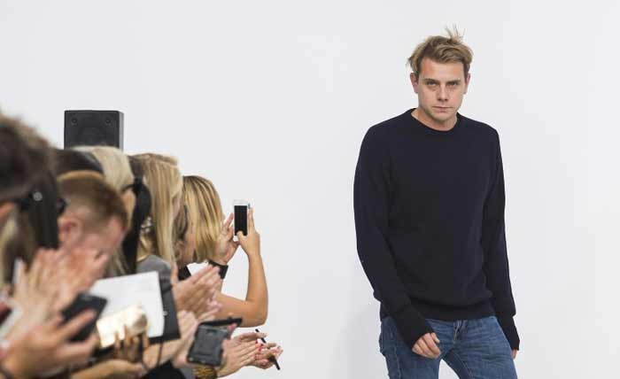 Jonathan Anderson propone un viaje en el tiempo en la Fashion Week de Londres Jonathan Anderson propone un viaje en el tiempo en la Fashion Week de Londres