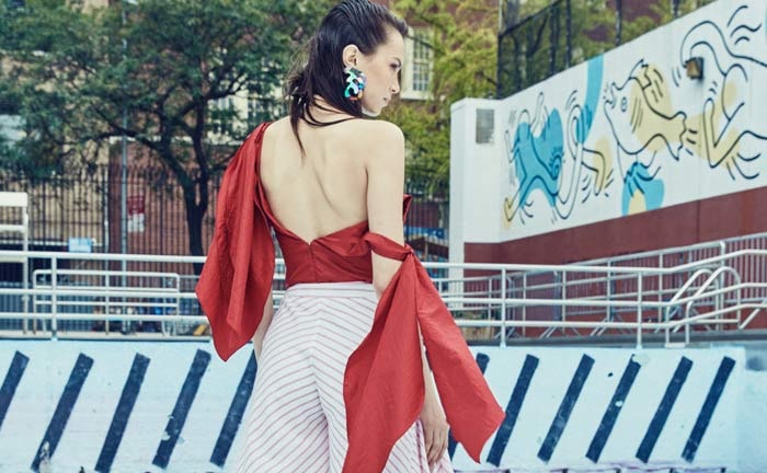 Volantes y hombros desnudos, primeras tendencias en Fashion Week de Nueva York Volantes y hombros desnudos, primeras tendencias en Fashion Week de Nueva York