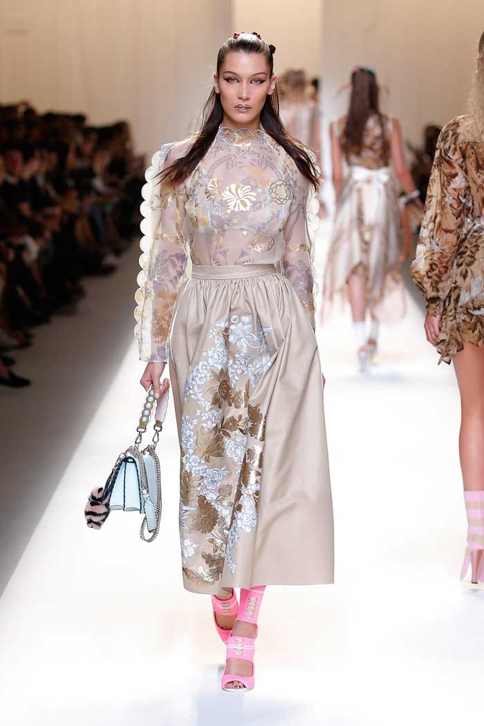La vida en rosa de Fendi brilla en la semana de la moda de Milán La vida en rosa de Fendi brilla en la semana de la moda de Milán