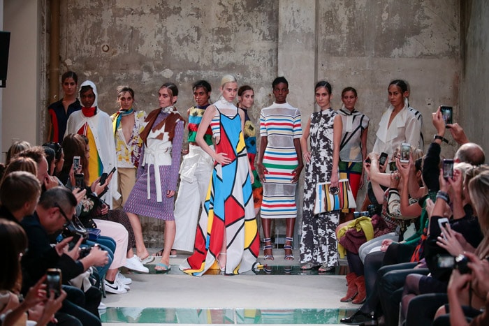 Pasarela de París a la espera de los primeros pasos de Gvasalia con Balenciaga Pasarela de París a la espera de los primeros pasos de Gvasalia con Balenciaga