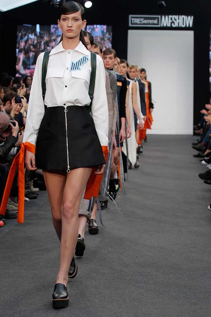 Moda y reciclaje desfilan juntas por primera vez en España gracias a la colección cápsula “Moisés Nieto by Ecoembes” Moda y reciclaje desfilan juntas por primera vez en España gracias a la colección cápsula “Moisés Nieto by Ecoembes”