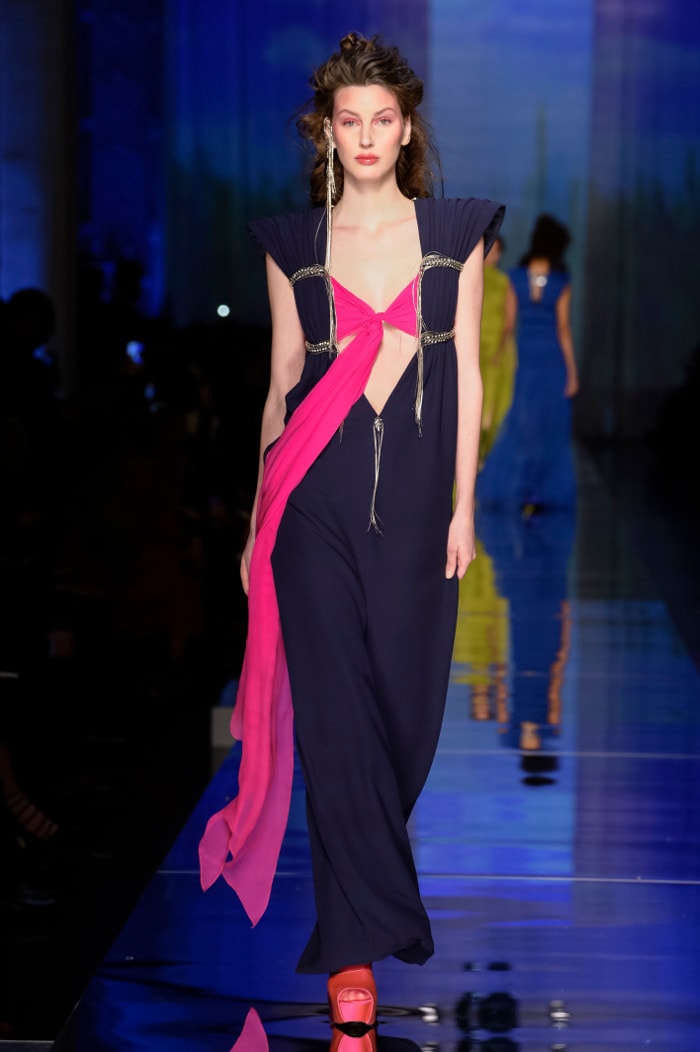 Gaultier campestre y Valentino mitológico en la alta costura de París Gaultier campestre y Valentino mitológico en la alta costura de París