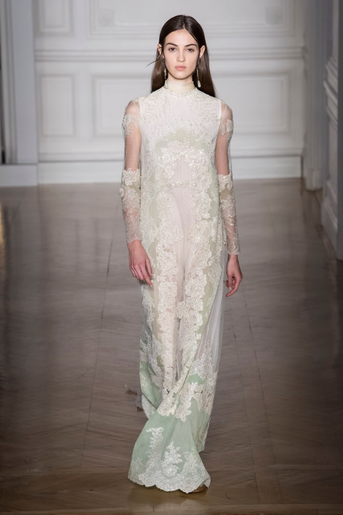 Gaultier campestre y Valentino mitológico en la alta costura de París Gaultier campestre y Valentino mitológico en la alta costura de París