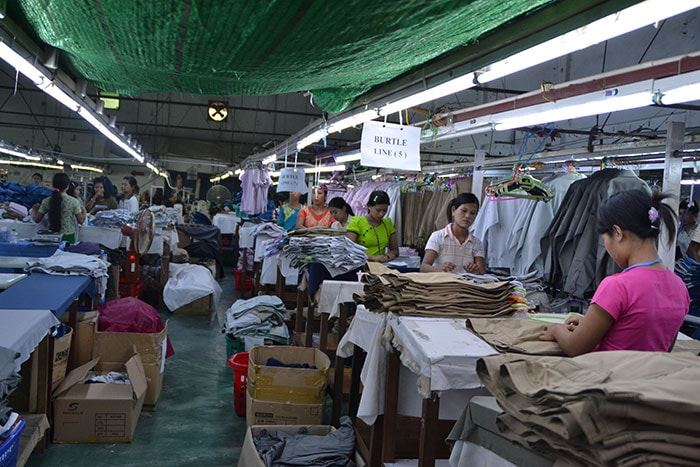Trabajo infantil y salarios bajos: El costo real de producir moda en Myanmar Trabajo infantil y salarios bajos: El costo real de producir moda en Myanmar
