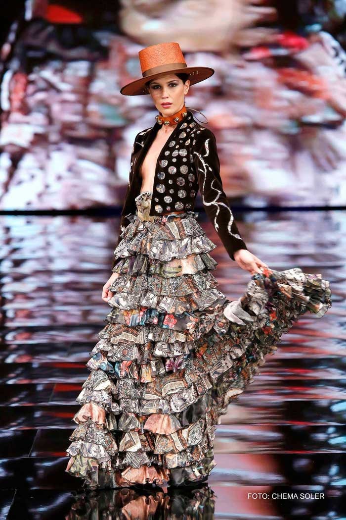En Imágenes: Salón Internacional de Moda Flamenca en Sevilla En Imágenes: Salón Internacional de Moda Flamenca en Sevilla