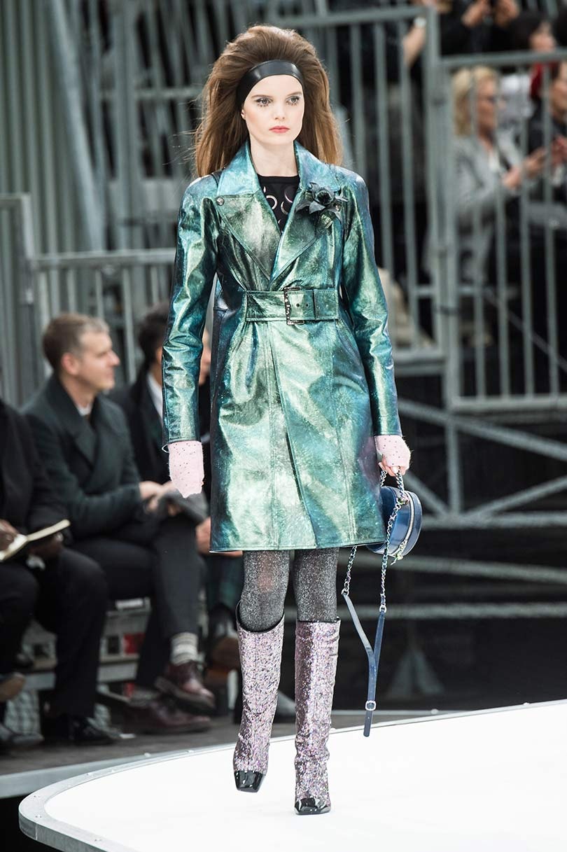 Karl Lagerfeld, a la conquista del espacio para vestir a la mujer de Chanel Karl Lagerfeld, a la conquista del espacio para vestir a la mujer de Chanel