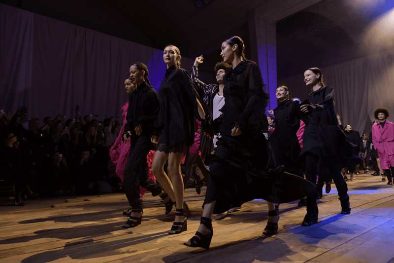 ¿Que ganan las marcas de moda rápida al adaptarse al 'See now, Buy now'? ¿Que ganan las marcas de moda rápida al adaptarse al 'See now, Buy now'?