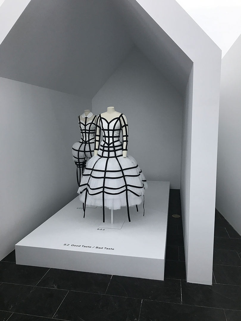 El Met de NY celebra la moda conceptual de "Comme des Garçons" El Met de NY celebra la moda conceptual de "Comme des Garçons"