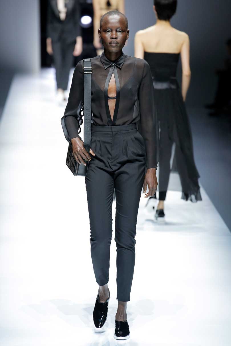 Lacoste repasa su historia en su regreso a París, Margiela da alas a la mujer Lacoste repasa su historia en su regreso a París, Margiela da alas a la mujer