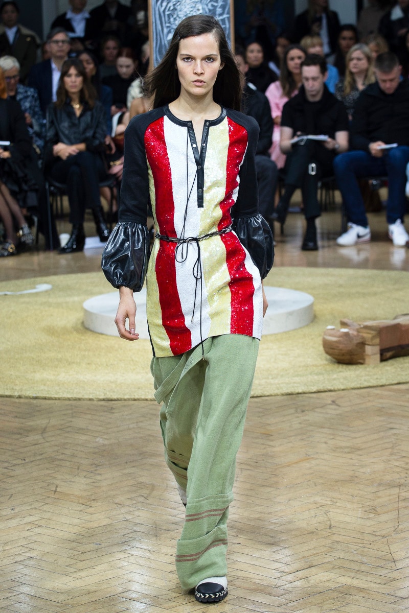 Jonathan Anderson presenta su "santuario" antiestrés en la Fashion Week de Londres Jonathan Anderson presenta su "santuario" antiestrés en la Fashion Week de Londres