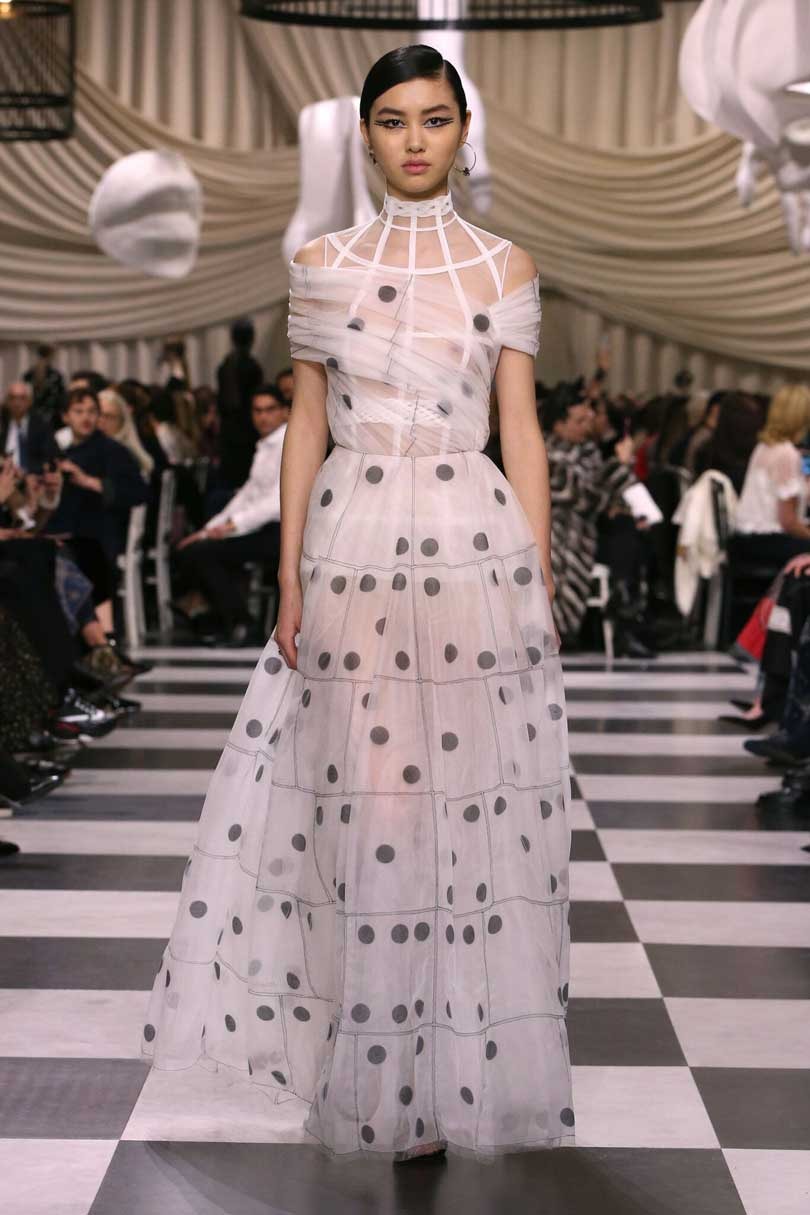 El baile surrealista de Dior El baile surrealista de Dior