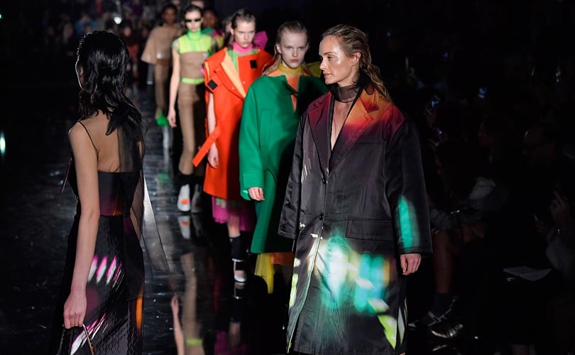 Prada y Fendi apuestan por mujeres fuertes en sus presentaciones en Milán Prada y Fendi apuestan por mujeres fuertes en sus presentaciones en Milán
