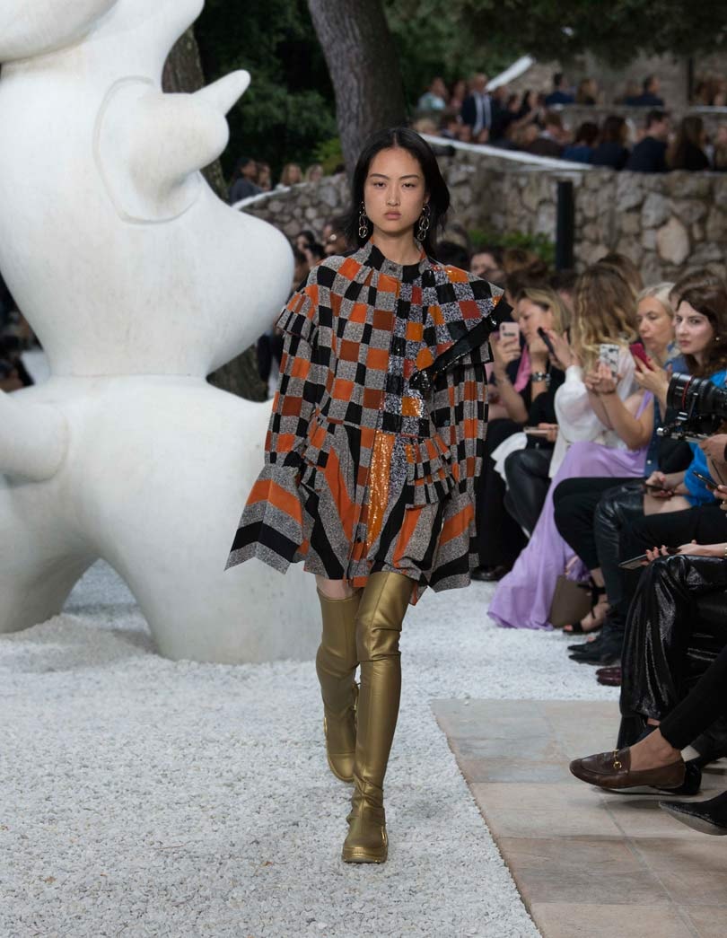 Louis Vuitton lanza su oda a la excentricidad entre el arte de Miró Louis Vuitton lanza su oda a la excentricidad entre el arte de Miró