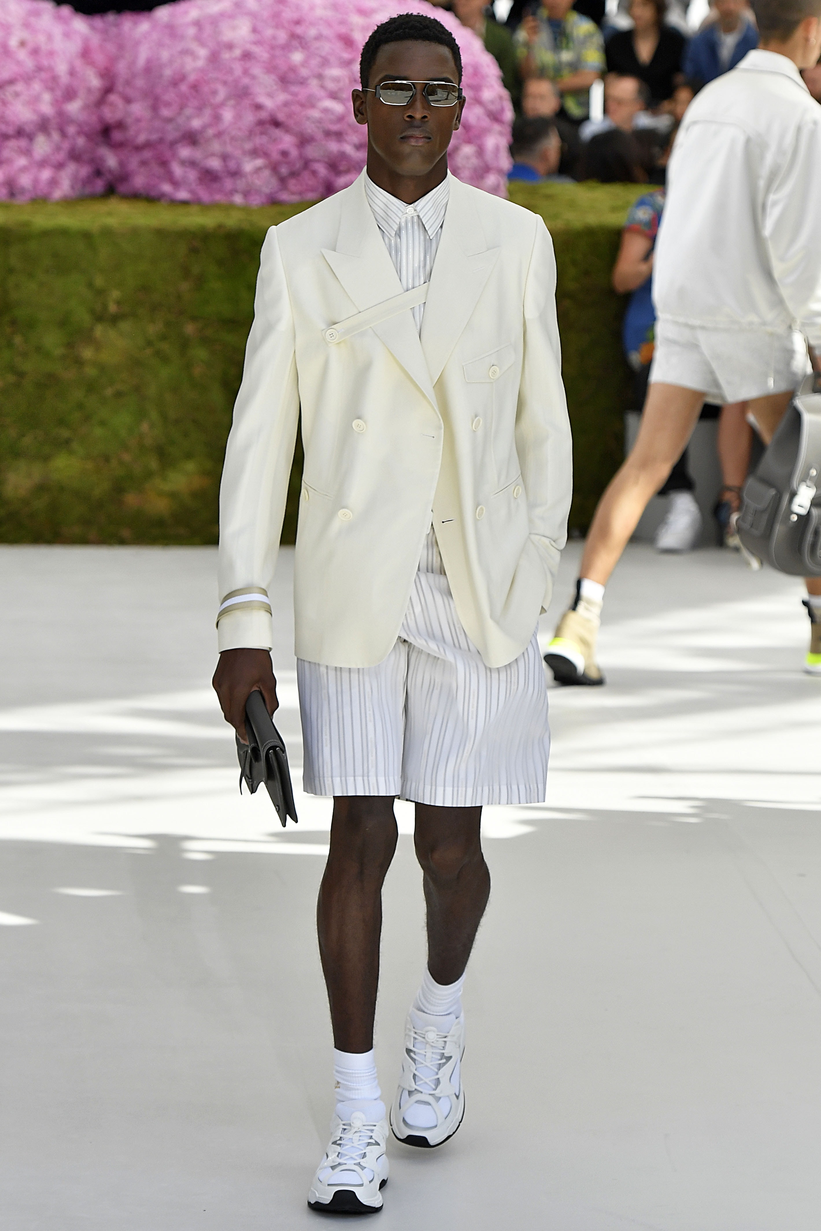 Ligero y luminoso: empieza la era de Kim Jones en Dior hombre Ligero y luminoso: empieza la era de Kim Jones en Dior hombre