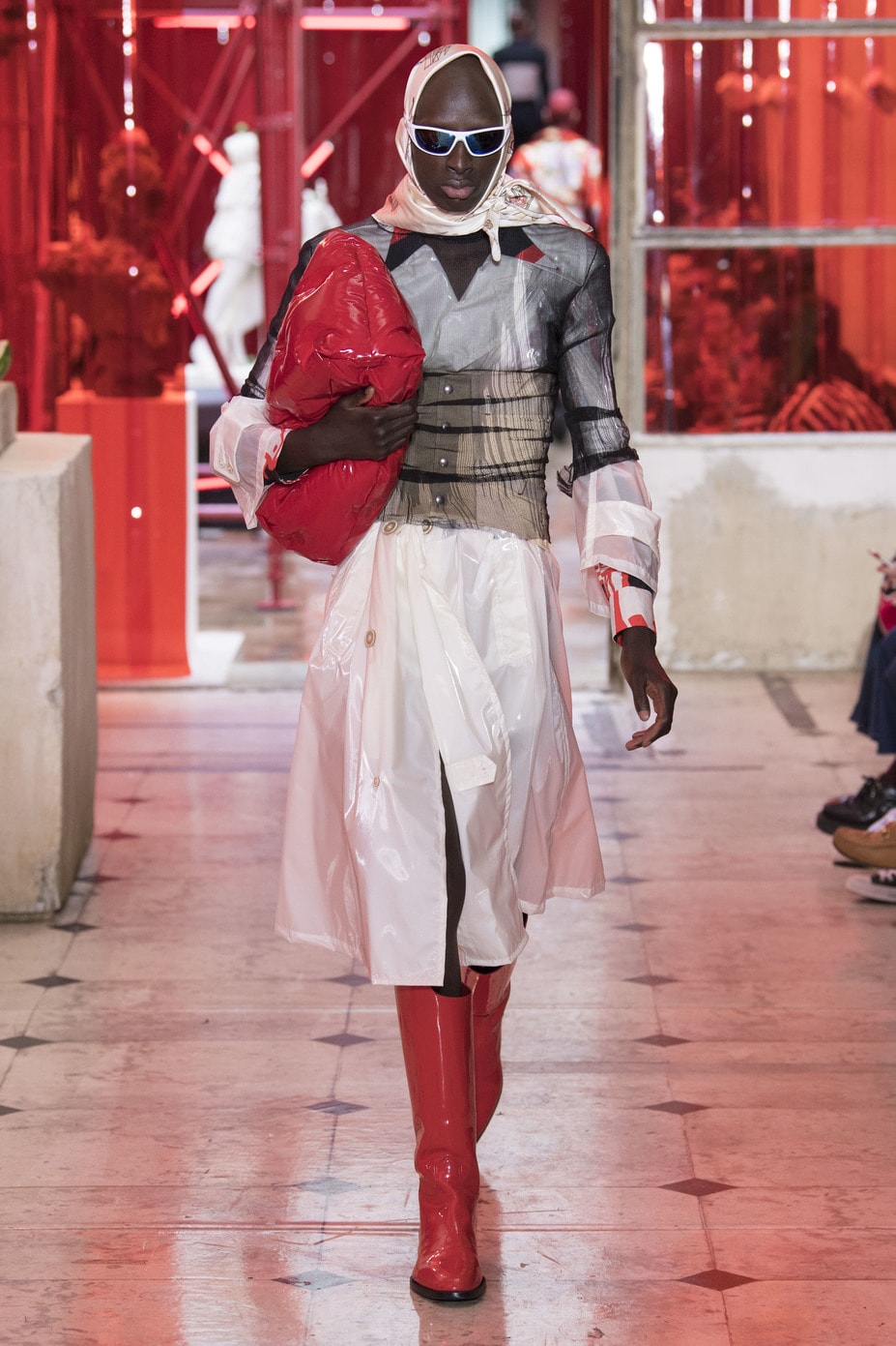 El corsé, la nueva apuesta de Galliano para el hombre El corsé, la nueva apuesta de Galliano para el hombre