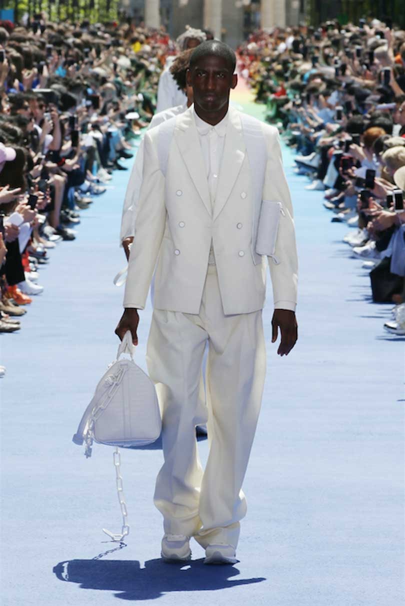 Abloh celebra la diversidad en su debut en Louis Vuitton, Kanye West rompe a llorar Abloh celebra la diversidad en su debut en Louis Vuitton, Kanye West rompe a llorar