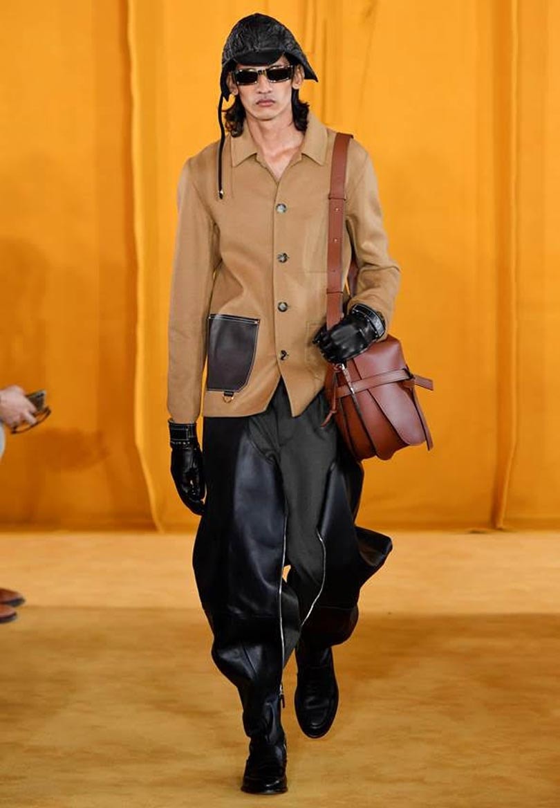 Loewe desfila por primera vez en París con su colección masculina Loewe desfila por primera vez en París con su colección masculina