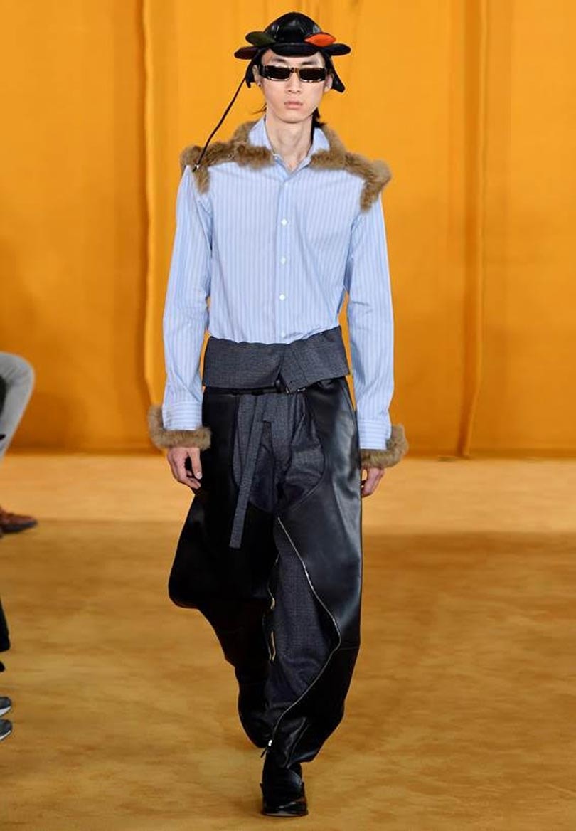 Loewe desfila por primera vez en París con su colección masculina Loewe desfila por primera vez en París con su colección masculina