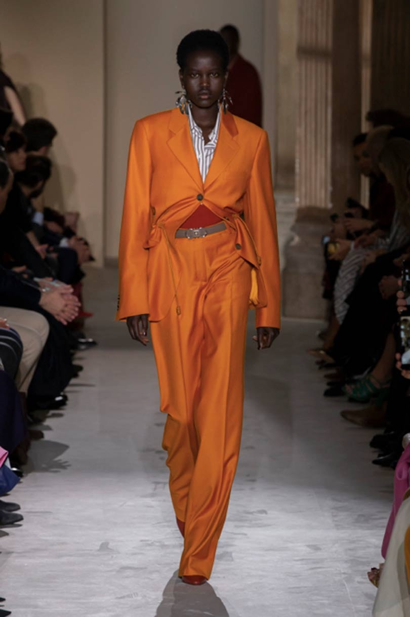 Salvatore Ferragamo abre la jornada de moda en Milán con desfile en un iglesia Salvatore Ferragamo abre la jornada de moda en Milán con desfile en un iglesia