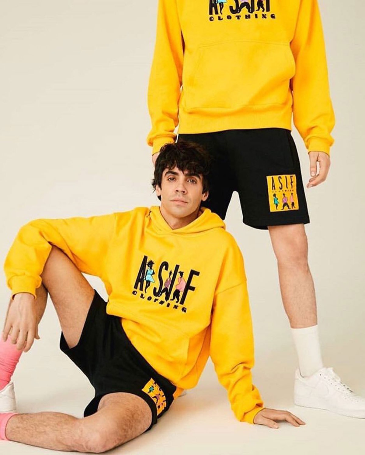 Los “Javis” saltan a la moda y crean su propia marca Los “Javis” saltan a la moda y crean su propia marca