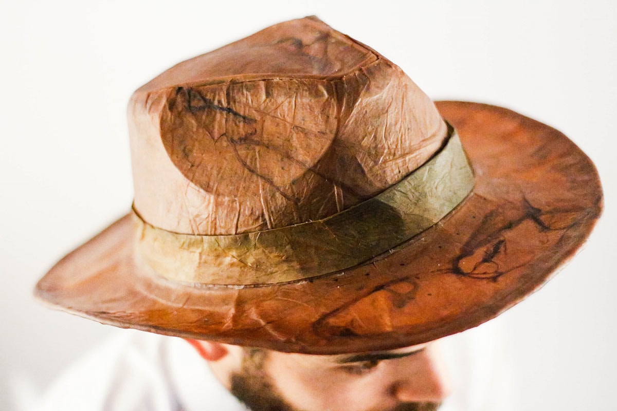 El argentino que usa la yerba mate para fabricar productos de moda El argentino que usa la yerba mate para fabricar productos de moda