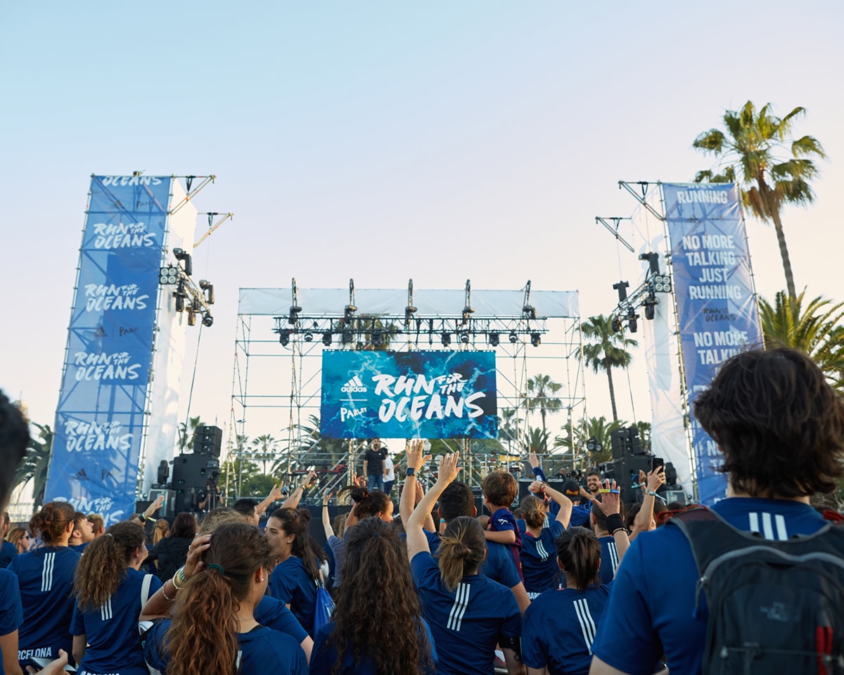 Adidas reune en Barcelona a 3000 corredores contra el plástico Adidas reune en Barcelona a 3000 corredores contra el plástico