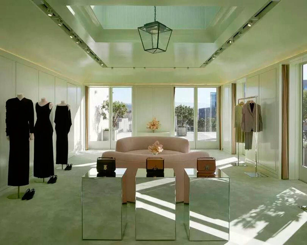 Burberry actualiza su experiencia retail Burberry actualiza su experiencia retail