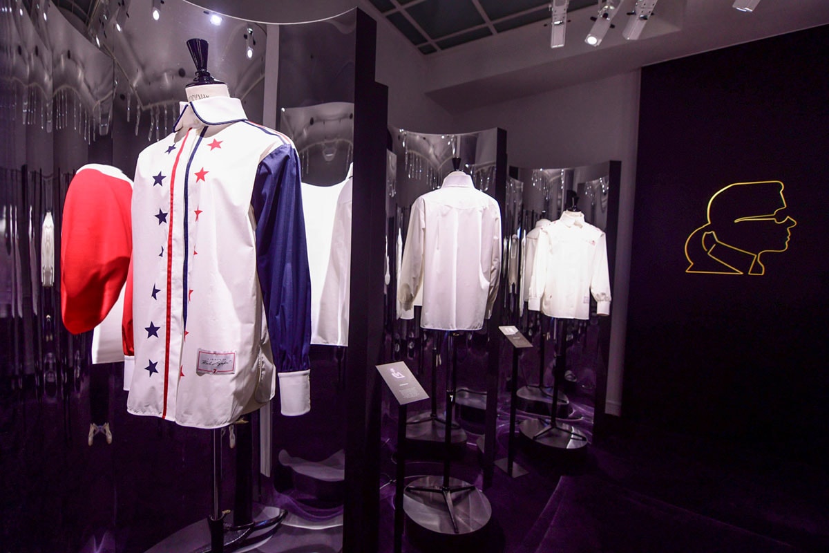 El último tributo a Karl Lagerfeld: una exposición y una colección exclusiva de camisas blancas El último tributo a Karl Lagerfeld: una exposición y una colección exclusiva de camisas blancas