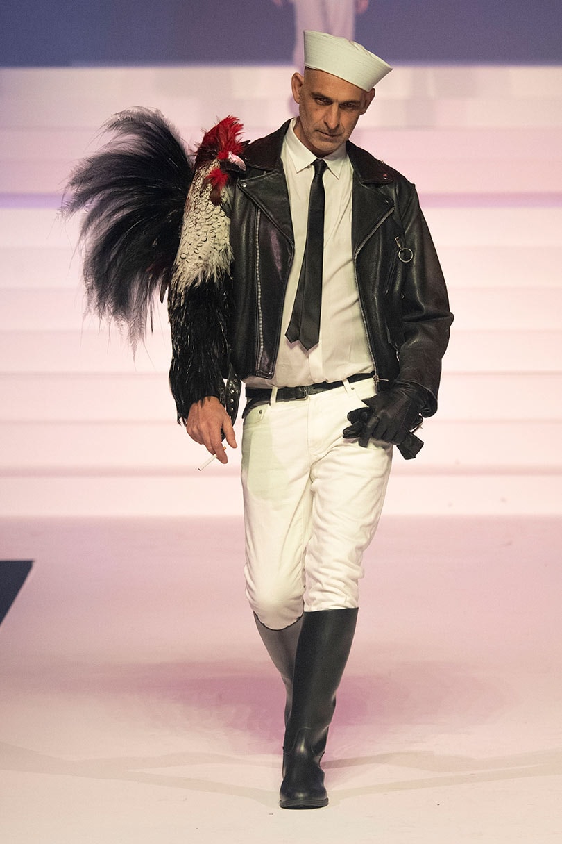 Jean Paul Gaultier dice adiós a las pasarelas arropado por sus musas Jean Paul Gaultier dice adiós a las pasarelas arropado por sus musas