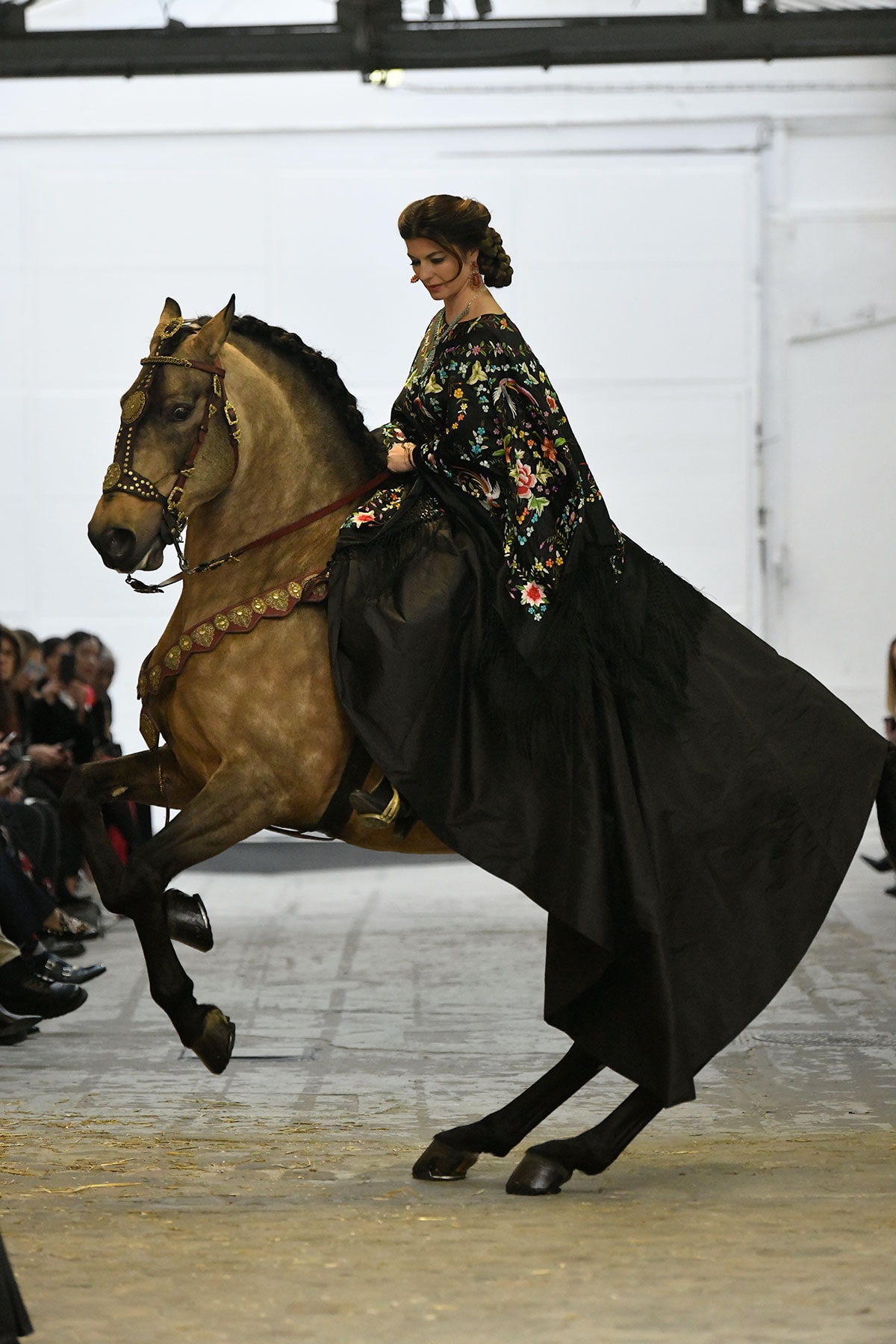 El artista detrás del desfile inspirado en María Félix en París El artista detrás del desfile inspirado en María Félix en París