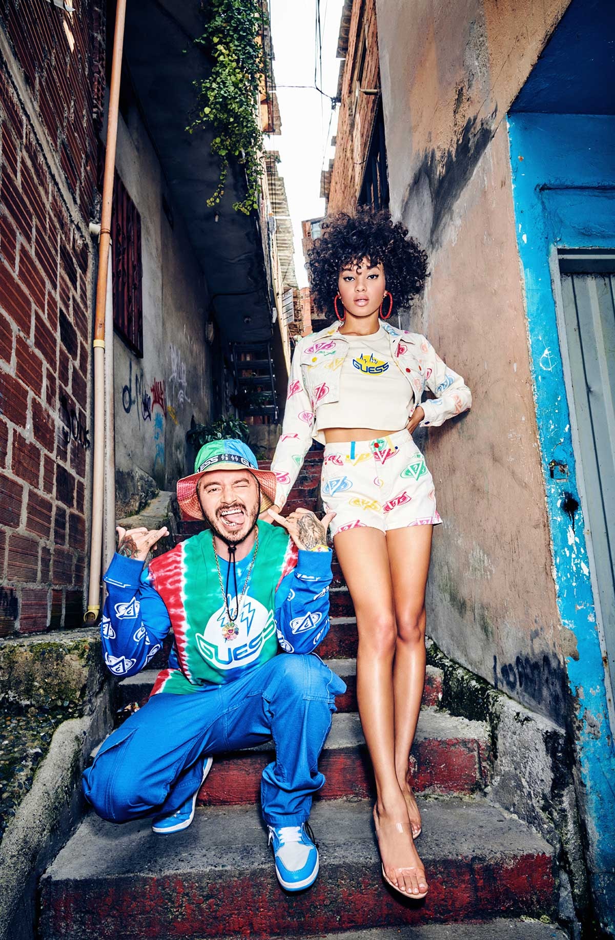 Llega una nueva colaboración de GUESS y J Balvin Llega una nueva colaboración de GUESS y J Balvin