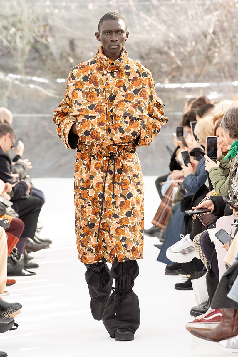 Kenzo propone el "poststreetwear" en el estreno de diseñador Oliveira Baptista Kenzo propone el "poststreetwear" en el estreno de diseñador Oliveira Baptista