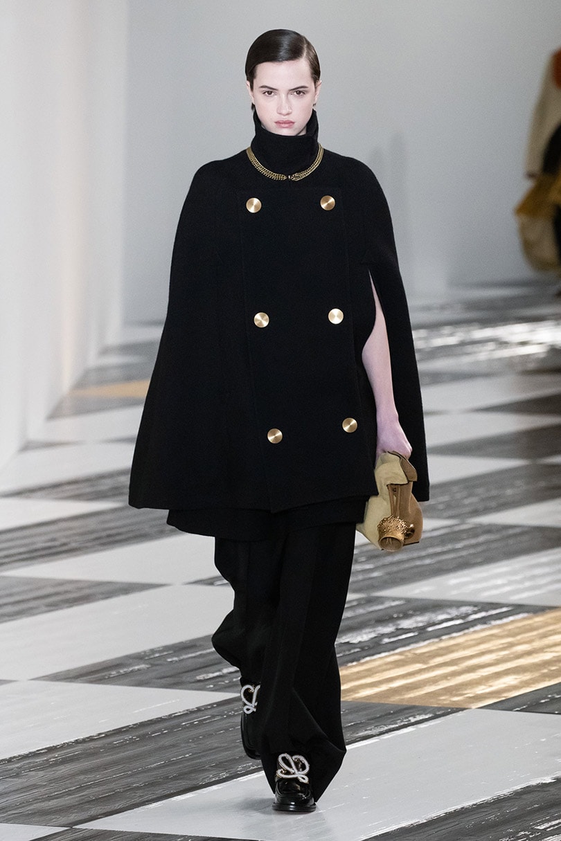 Vuelta a “lo español”: Loewe presenta en París su colección FW 20/21 Vuelta a “lo español”: Loewe presenta en París su colección FW 20/21