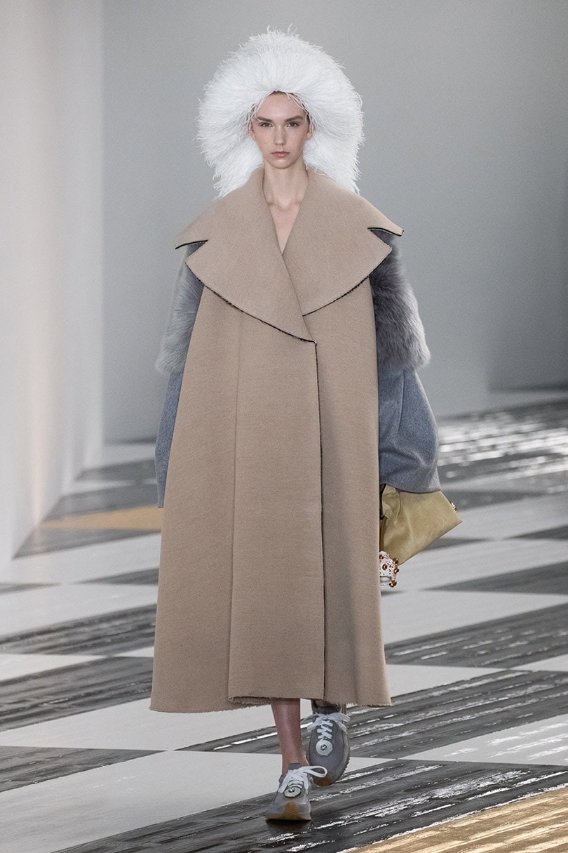 Vuelta a “lo español”: Loewe presenta en París su colección FW 20/21 Vuelta a “lo español”: Loewe presenta en París su colección FW 20/21