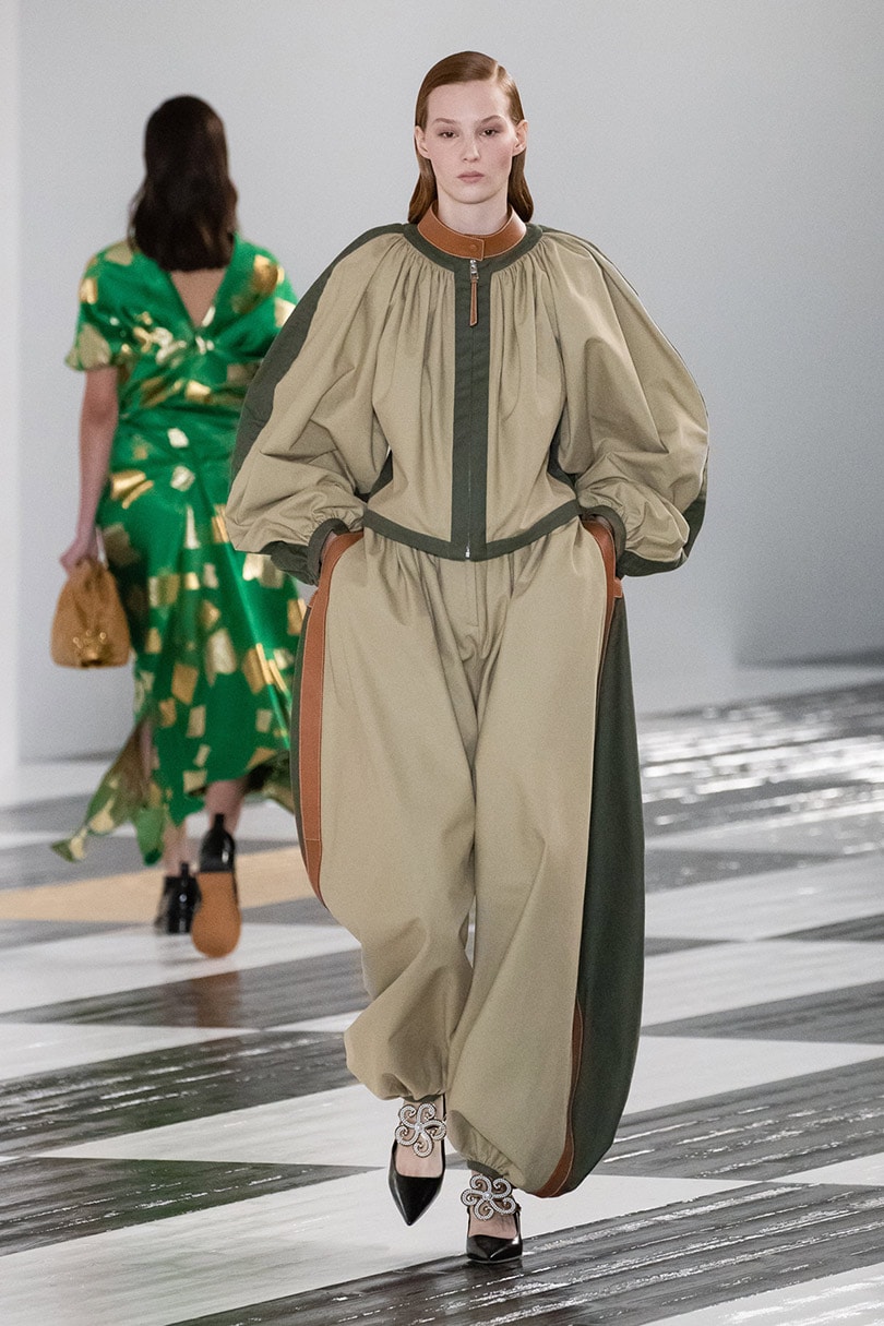 Vuelta a “lo español”: Loewe presenta en París su colección FW 20/21 Vuelta a “lo español”: Loewe presenta en París su colección FW 20/21