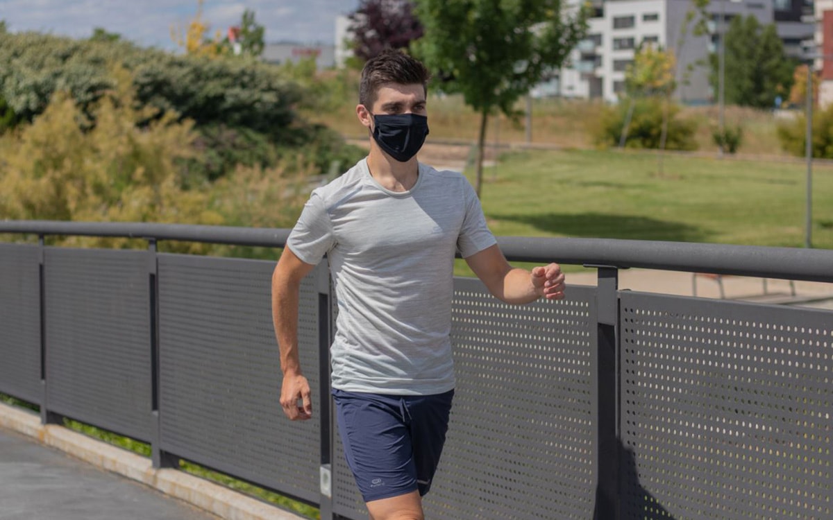 Decathlon lanza sus primeras mascarillas para deportistas certificadas, reutilizables y 100 por cien reciclables Decathlon lanza sus primeras mascarillas para deportistas certificadas, reutilizables y 100 por cien reciclables