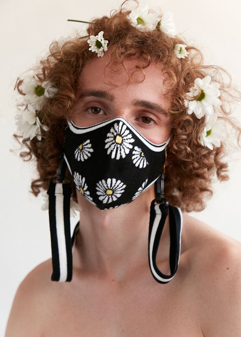 Juan Vidal crea una colección de mascarillas de algodón 100 por cien ecológico y sostenible Juan Vidal crea una colección de mascarillas de algodón 100 por cien ecológico y sostenible