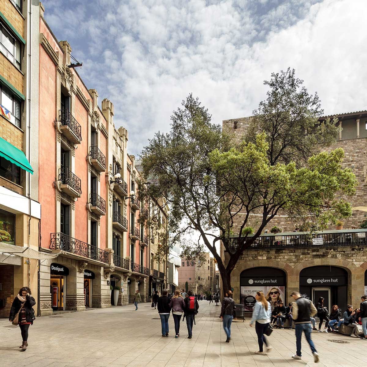 Gap reta a Inditex y abrirá su primera tienda en España Gap reta a Inditex y abrirá su primera tienda en España