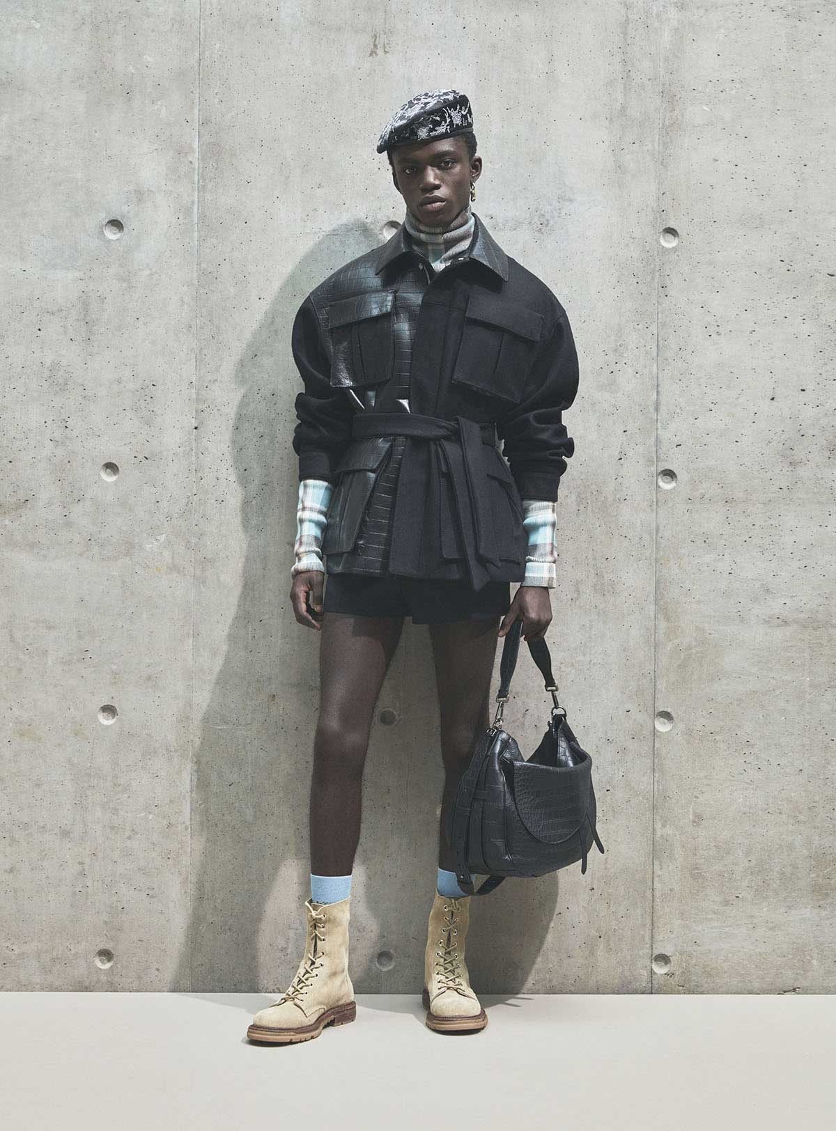Dior vuelve su mirada a África con una colección junto al artista ghanés Amoako Boafo Dior vuelve su mirada a África con una colección junto al artista ghanés Amoako Boafo