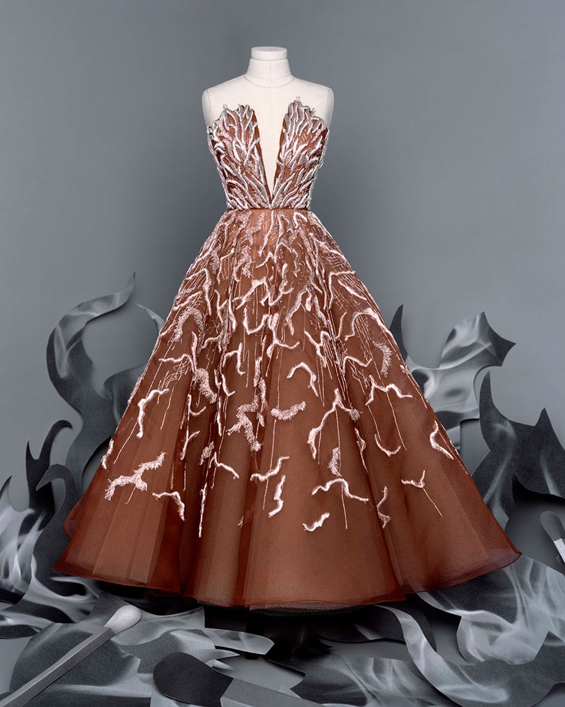 El Dior más surrealista deslumbra con una colección de “vestidos de muñeca” El Dior más surrealista deslumbra con una colección de “vestidos de muñeca”