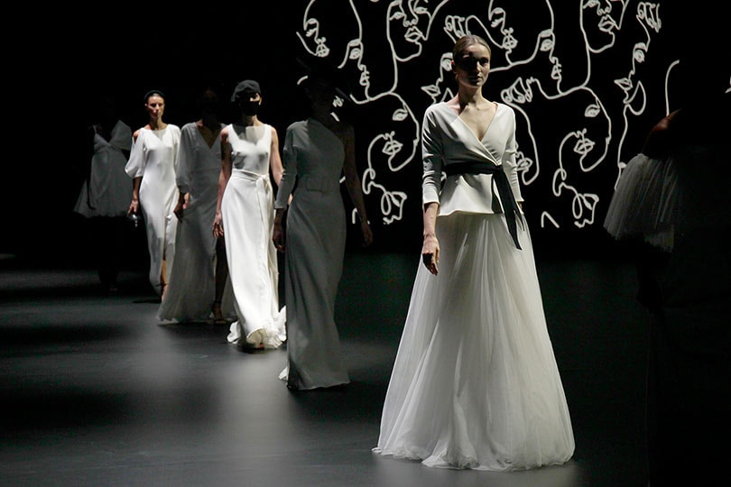 Novias con mascarillas, ¿la última tendencia en moda nupcial? Novias con mascarillas, ¿la última tendencia en moda nupcial?