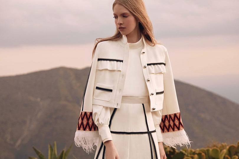 Esta diseñadora mexicana lucha por la comunidad Wixárika a través de la moda Esta diseñadora mexicana lucha por la comunidad Wixárika a través de la moda