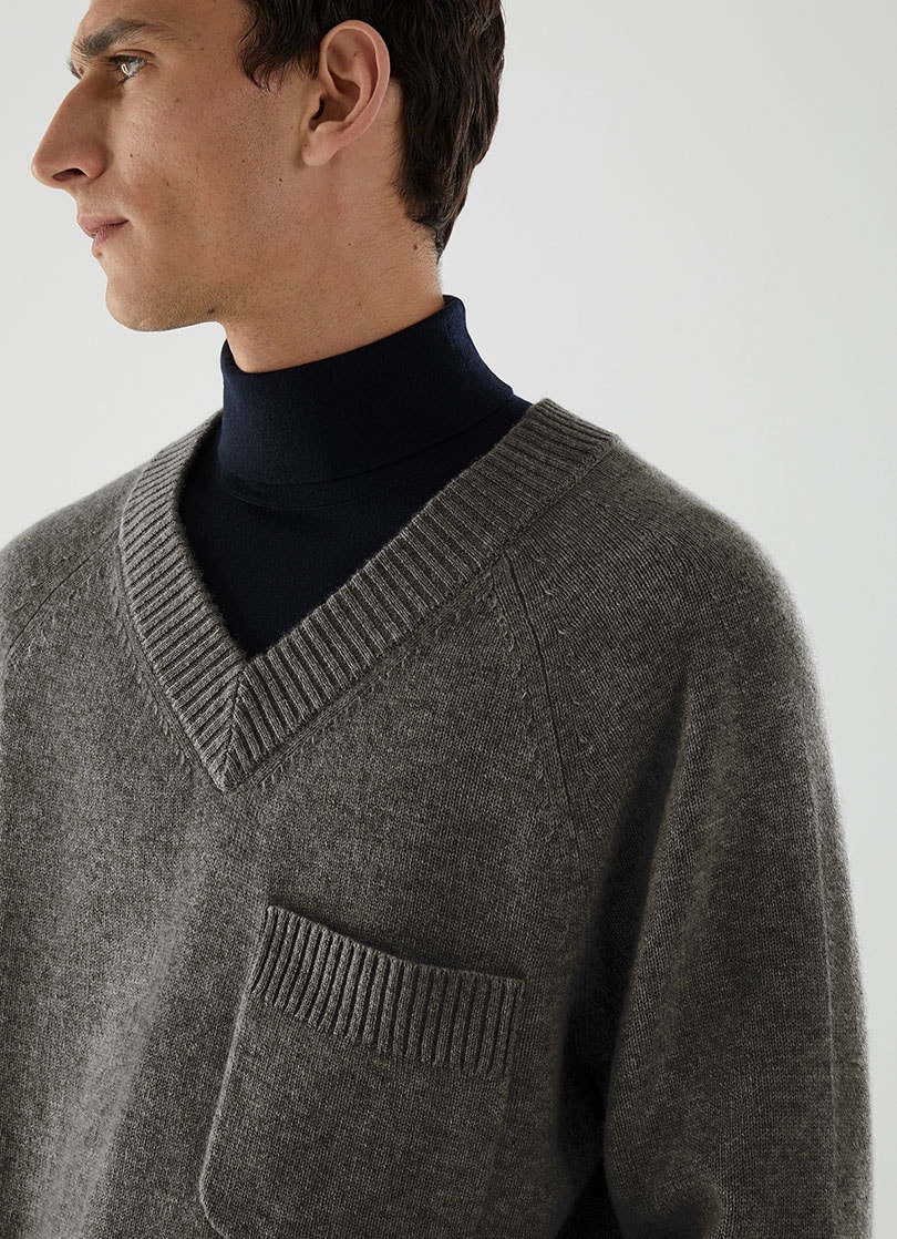 COS lanza una colección de cashmere reciclado en colaboración con la Aid Foundation COS lanza una colección de cashmere reciclado en colaboración con la Aid Foundation