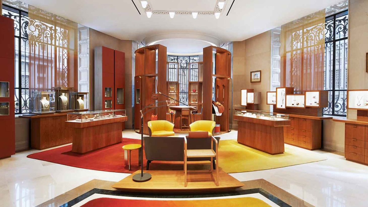 Hermès inaugura con su nueva flagship la Galería Canalejas de Madrid Hermès inaugura con su nueva flagship la Galería Canalejas de Madrid