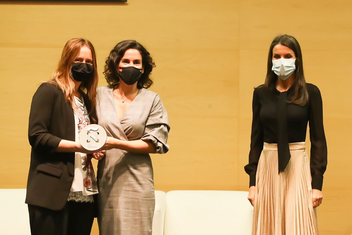 La Reina Letizia hace entrega de los VI Premios Nacionales de la Industria de la Moda La Reina Letizia hace entrega de los VI Premios Nacionales de la Industria de la Moda