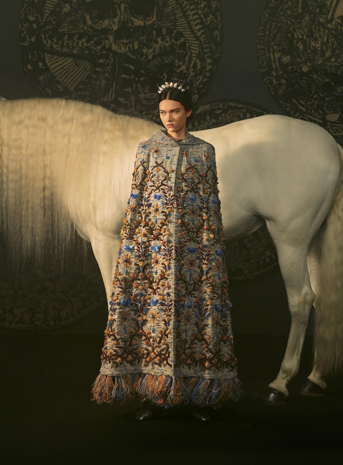 De la Emperatriz a la Fortuna: Dior reinterpreta las cartas del Tarot en su colección de Alta Costura De la Emperatriz a la Fortuna: Dior reinterpreta las cartas del Tarot en su colección de Alta Costura