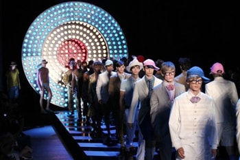 Bill Gaytten, nuevo DA de la firma John Galliano Bill Gaytten, nuevo DA de la firma John Galliano